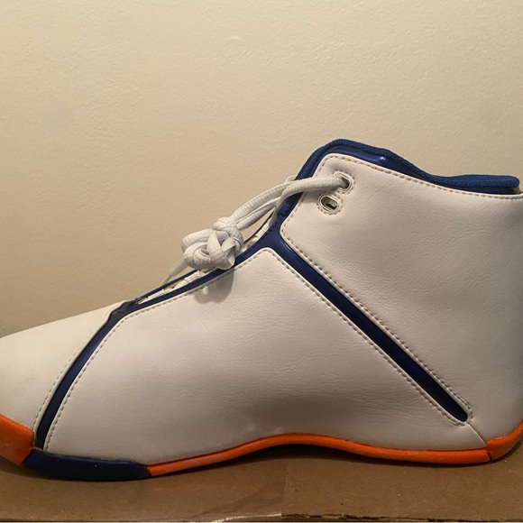 Autographed Starbury Sneakers - collectible - Picture 6 of 7